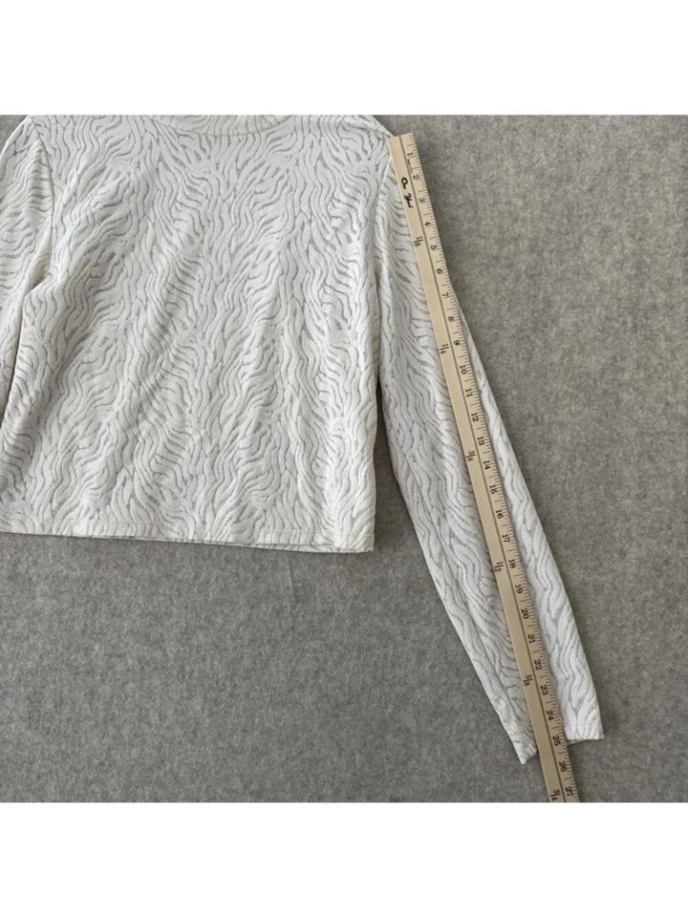 Babaton‎ Aritzia Shapelace Mock Neck Top Womens XL Ivory Cropped Long Sleeve